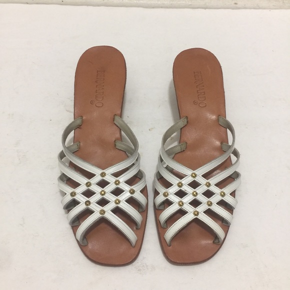 Bernardo WM Sz/7.5N White Leather Cross Straps Gold Embellished Pump Sandal - Picture 3 of 10